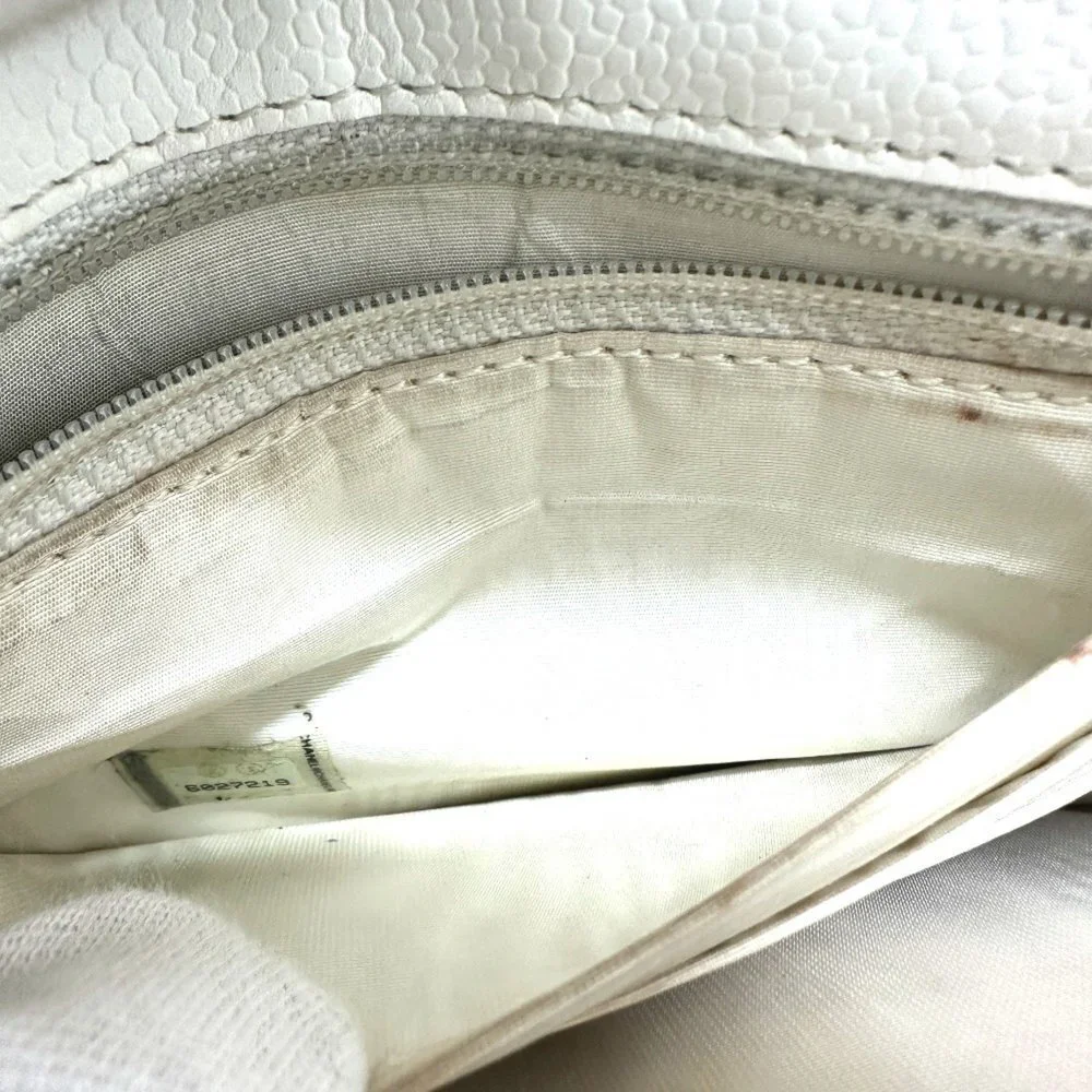 CHANEL Authentic White Caviar Leather Logo Wallet
